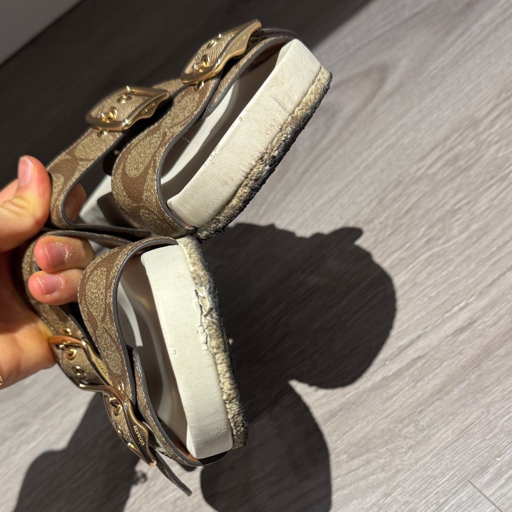 Coach authentic Brown Sandals with Buckle Straps slipper - Picture 5 of 8
